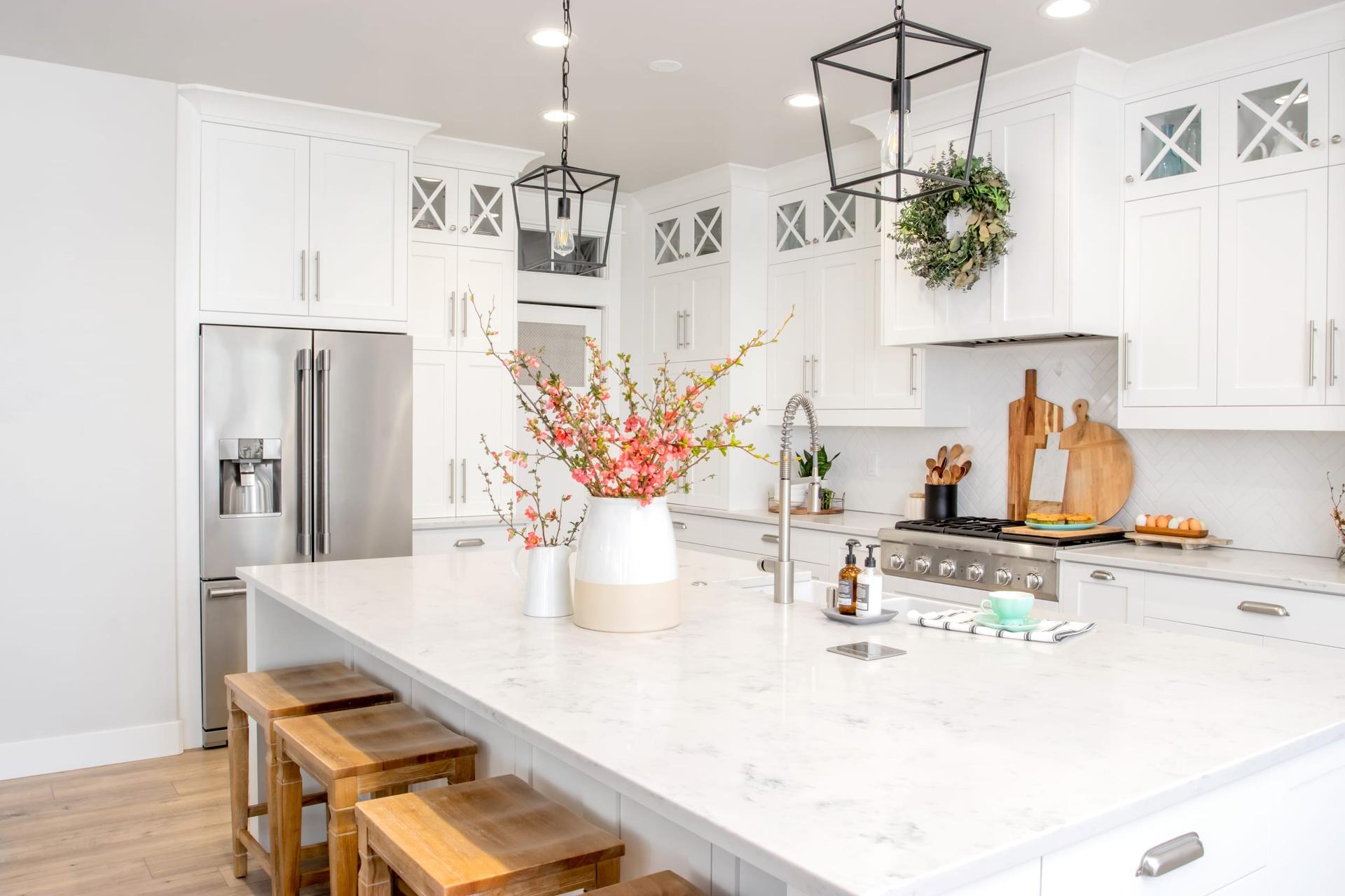 Luxury marble kitchen countertop by Easy Stones